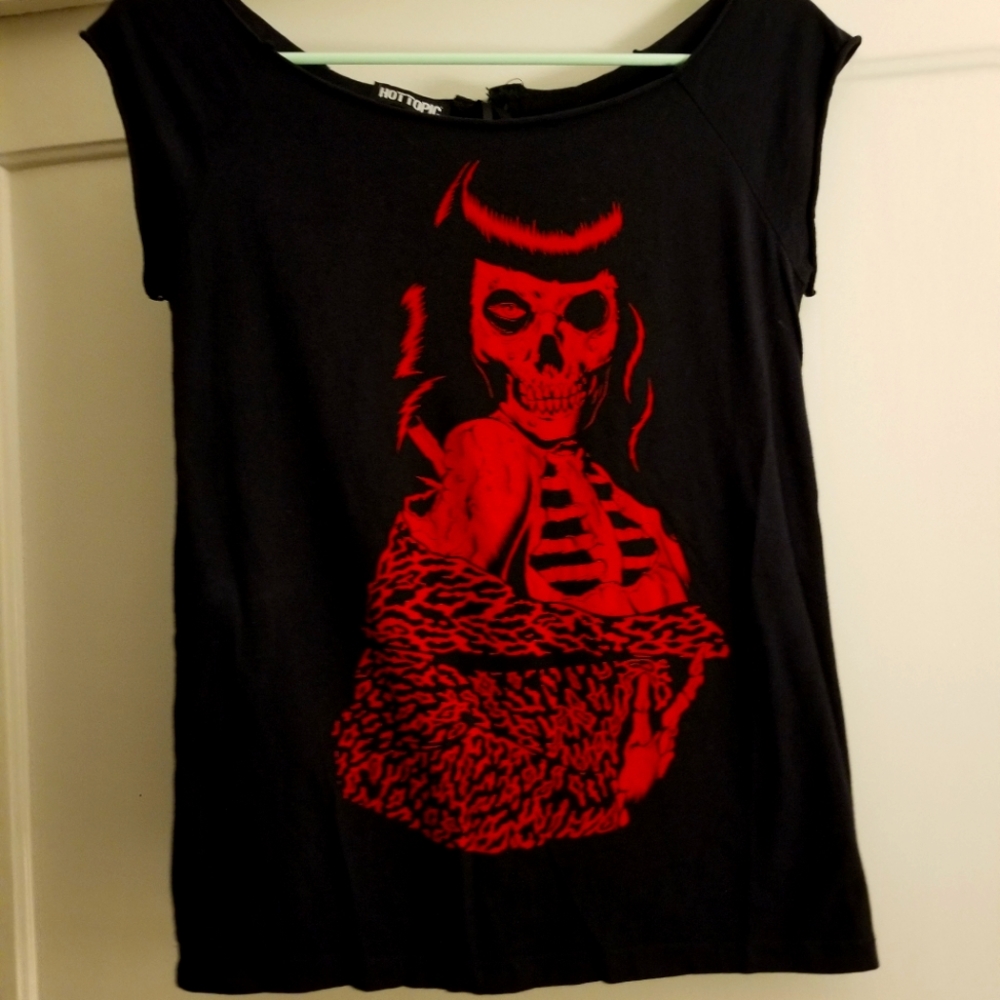Hot topic skeleton shirt